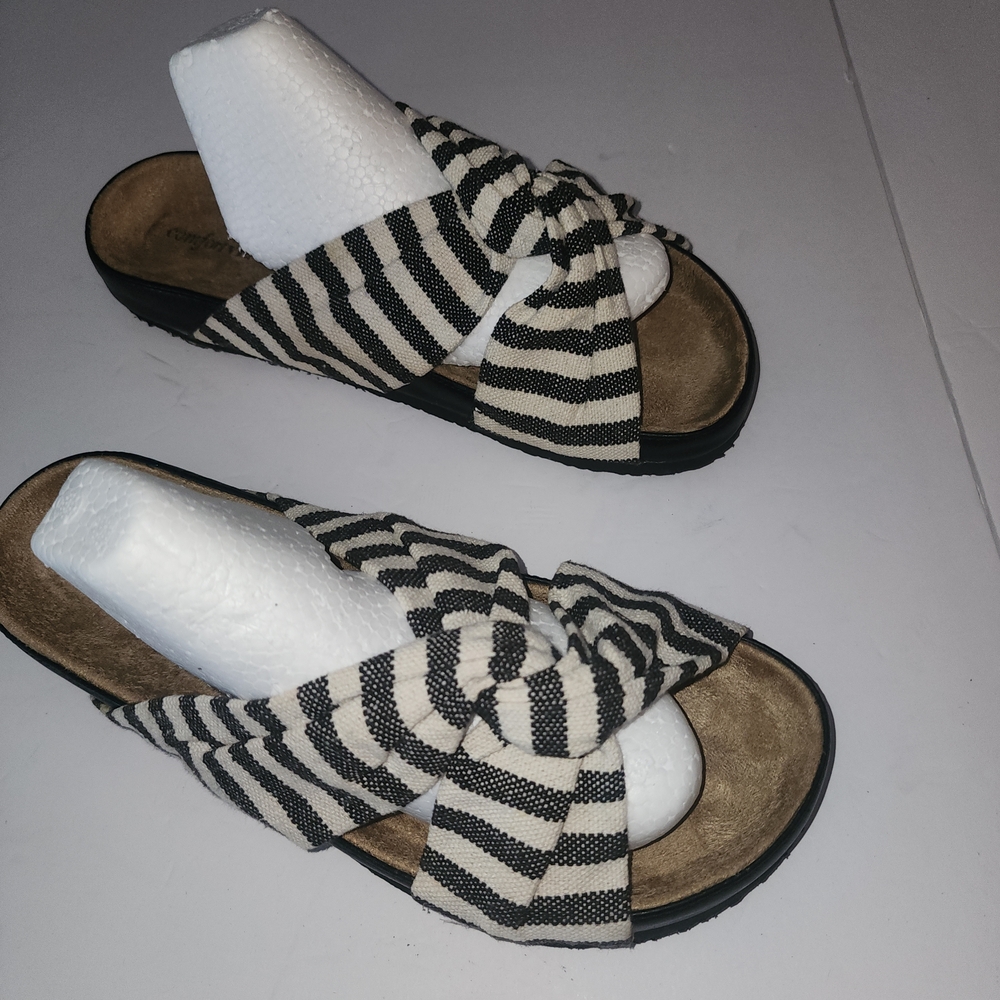 Comfortview Black and White Striped Sandals